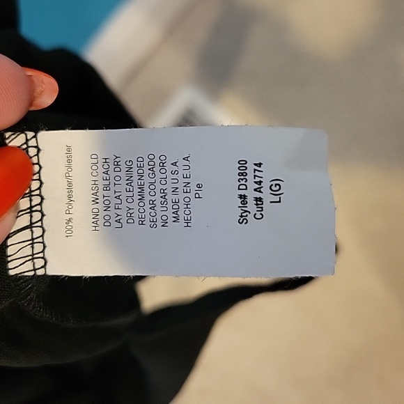 Black Dress with Elastic Sleeves and Detailed Waist Large - Picture 4 of 4